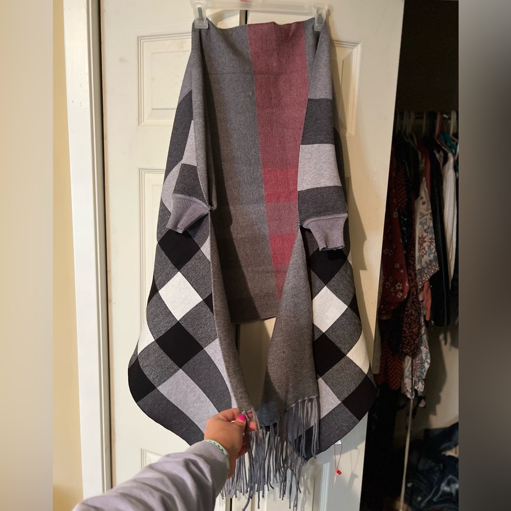Plaid poncho with three quarter in sleeves OS